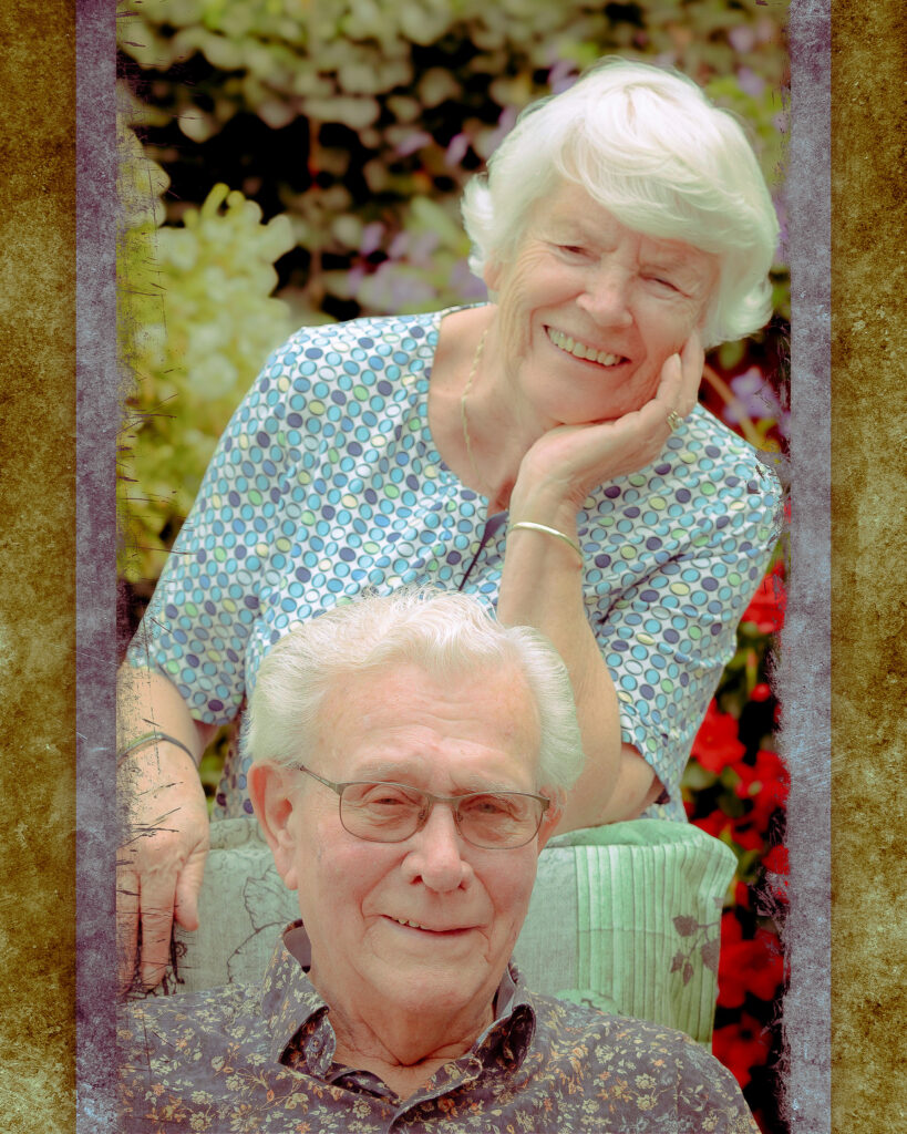 Pa en ma Mensink poseren ivm 60 jarig trouwfeest